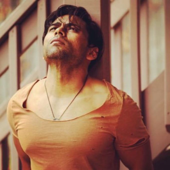Samir Raees (S R )