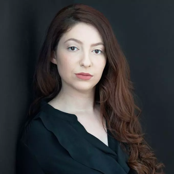 Helena Rose 2018 WEBRESOLUTION 02 Acting Headshots