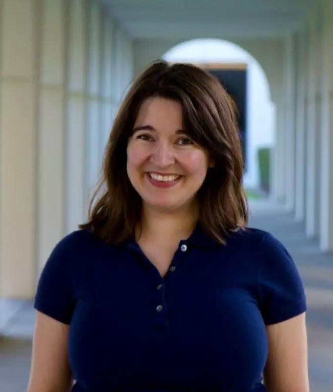 Erika Bronwell headshot