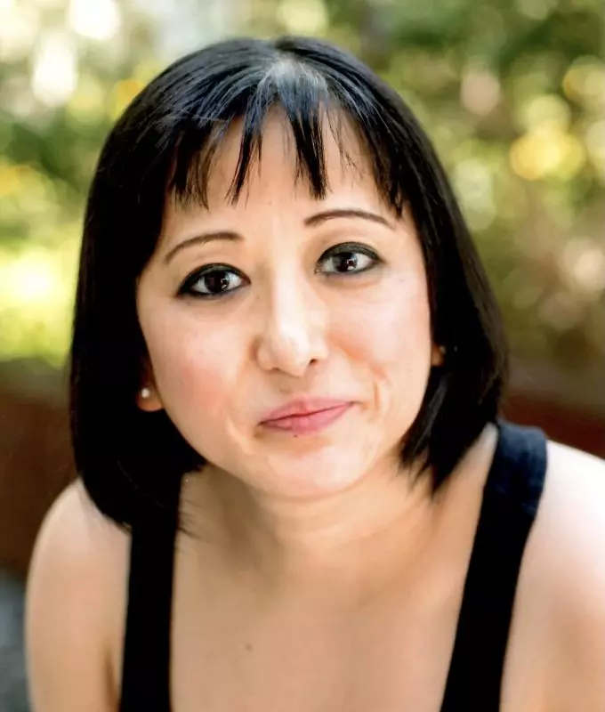 Dominique Kang headshot