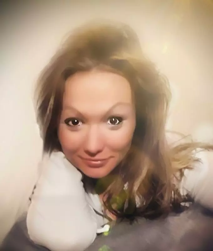 Chelsea Robinson headshot