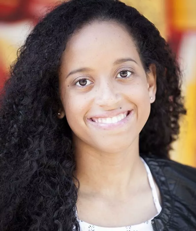 Elizabeth G Smith headshot