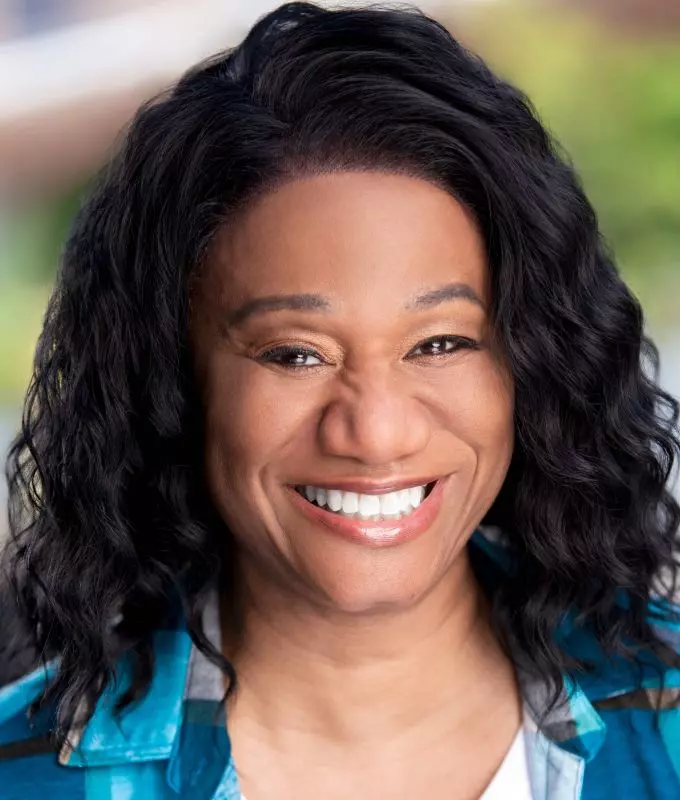 Drue Horne headshot