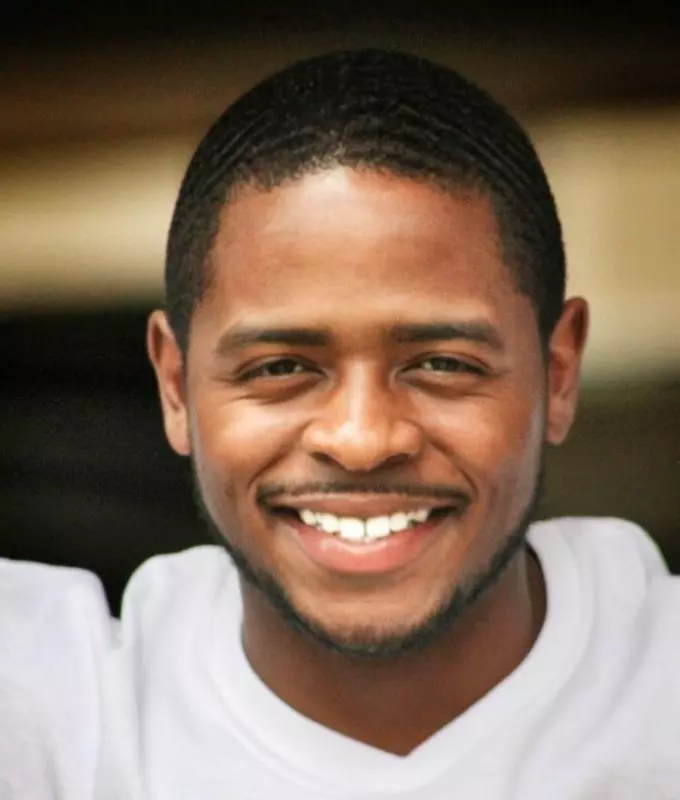 Durrell Lyons headshot