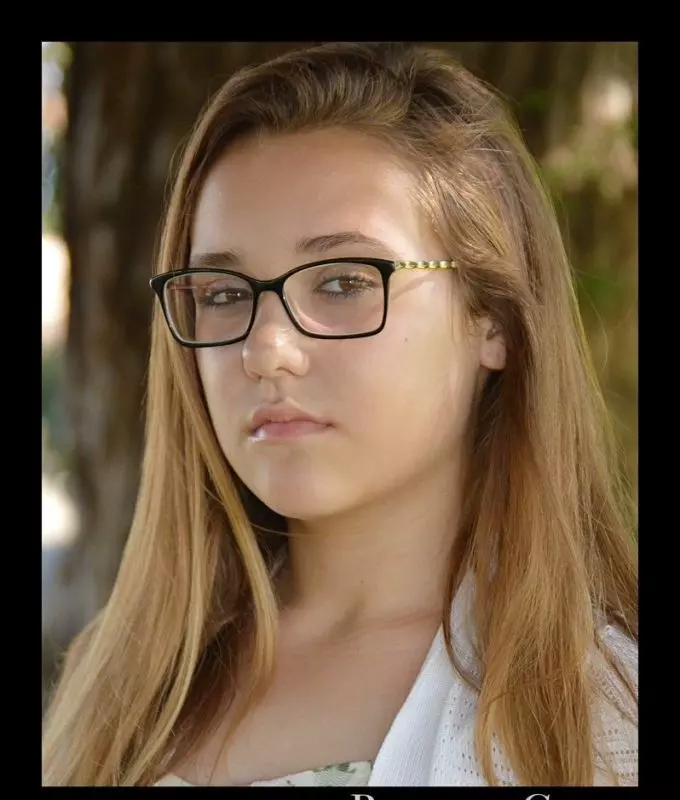 Bethany Grace headshot