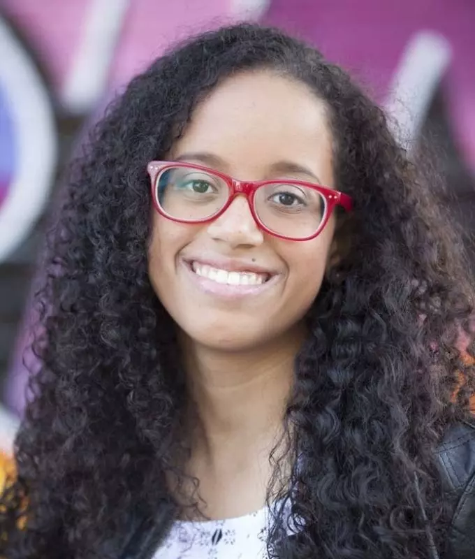 Elizabeth G Smith headshot