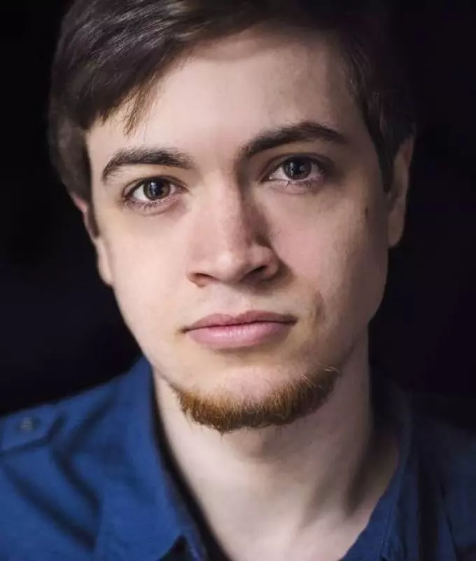 Chris London headshot