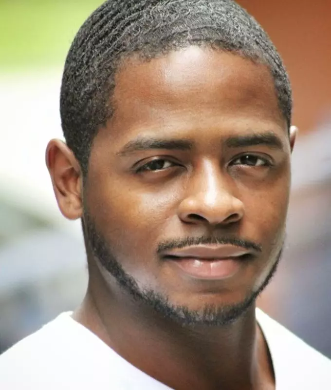 Durrell Lyons headshot