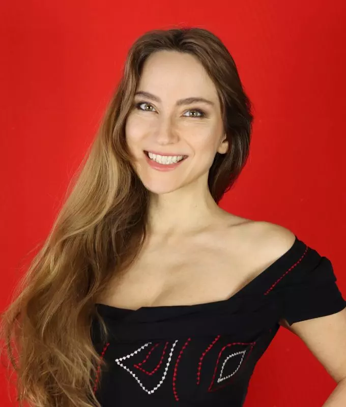 Inessa Kraft headshot