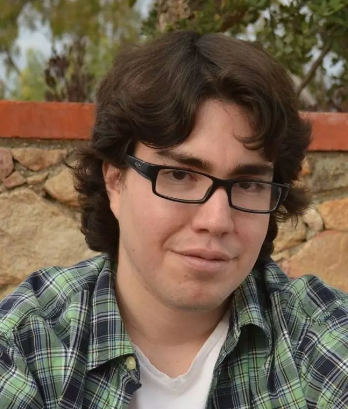 Alex Contreras headshot