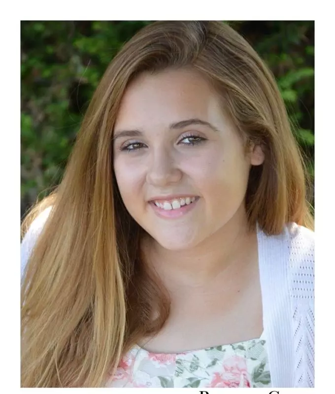 Bethany Grace headshot