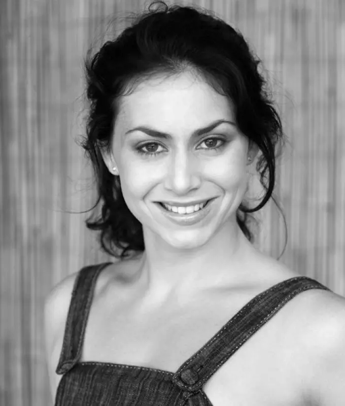 Corinne Davies headshot