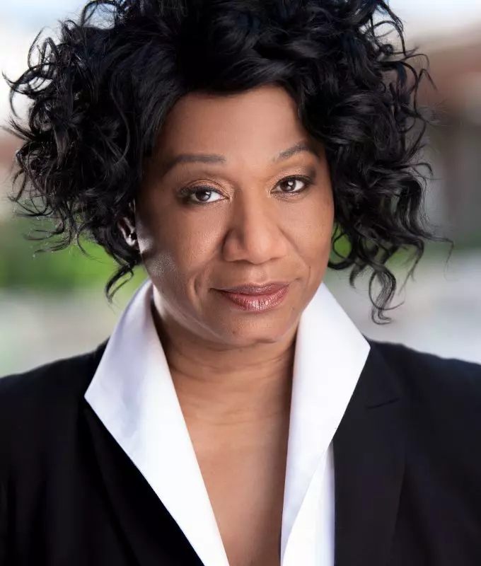 Drue Horne headshot
