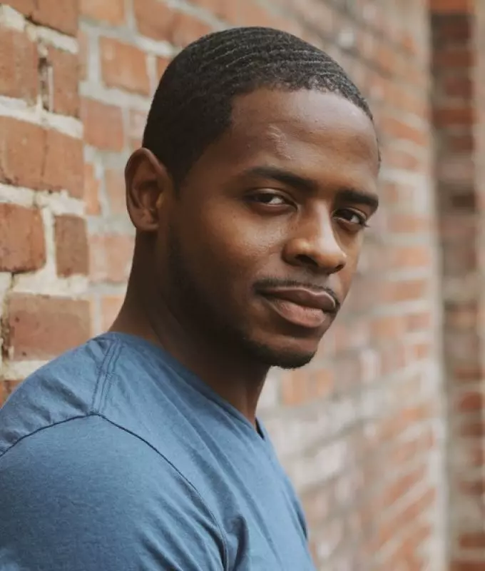 Durrell Lyons headshot