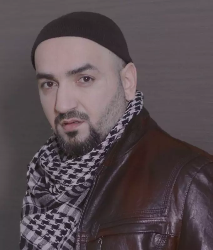 Armen Grayg  headshot