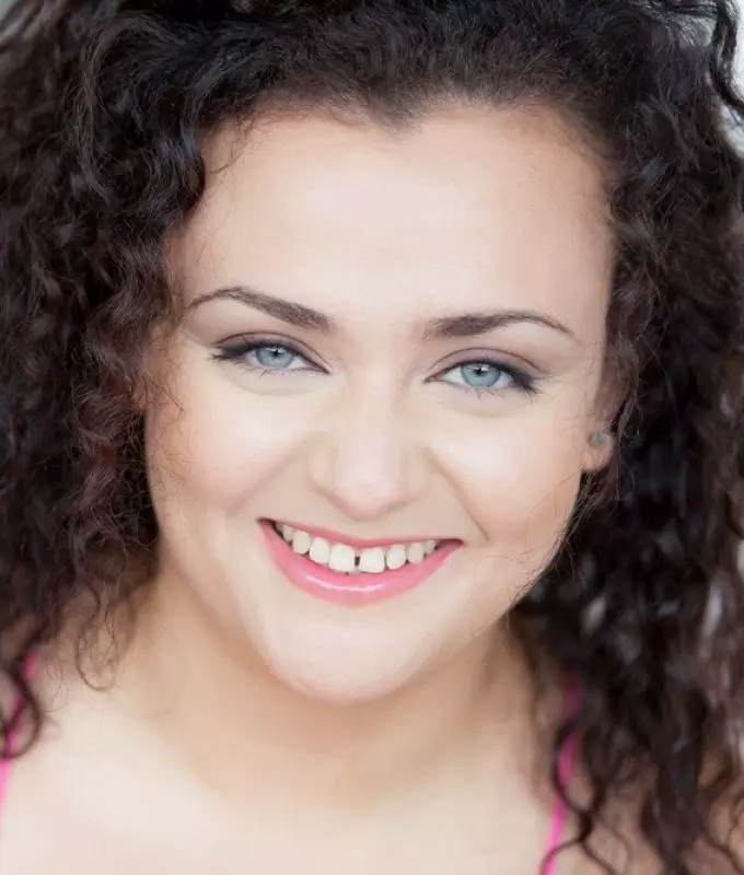Elizabet Manchola headshot