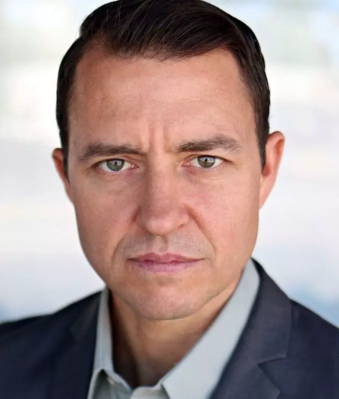Eric Neil headshot