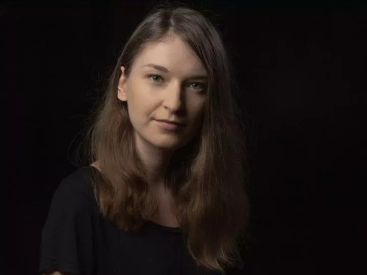 Headshots photo of Amanda Allansson