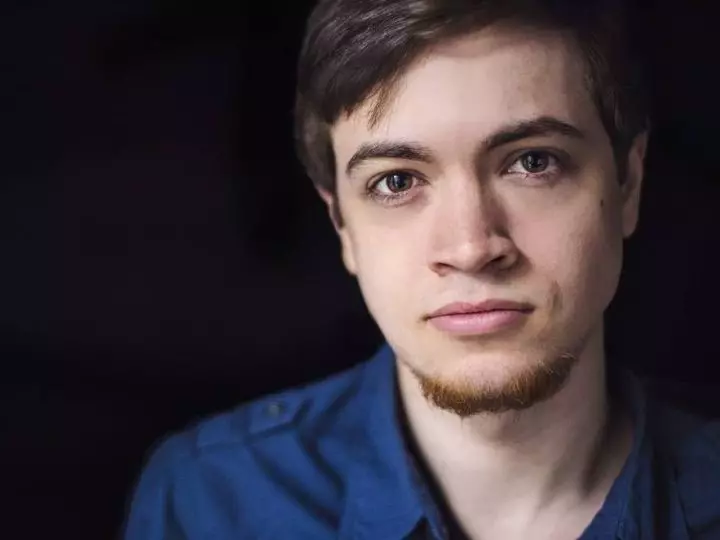 Headshot of Chris London
