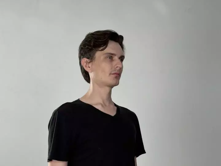 Headshot of Andrei DaySun