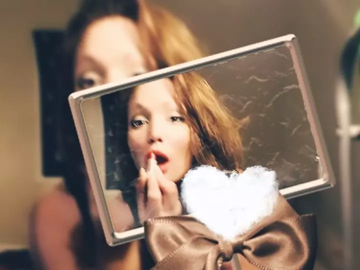 Makeup mirror