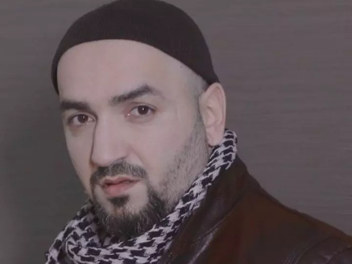Headshot of Armen Grayg
