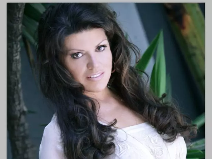 Gina Lee, photo 3