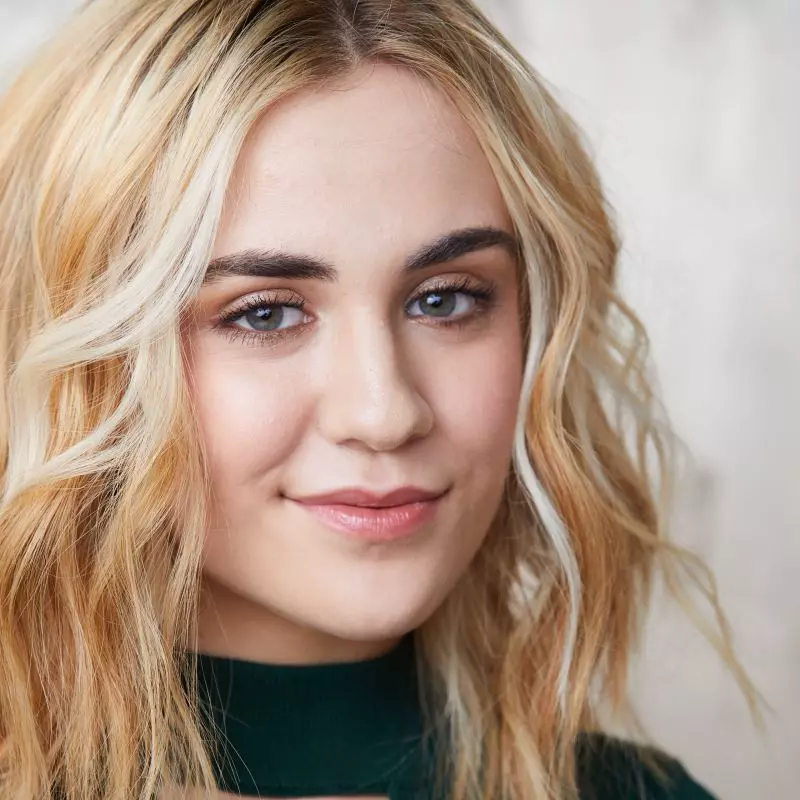 Headshot of Alyssa de Boisblanc